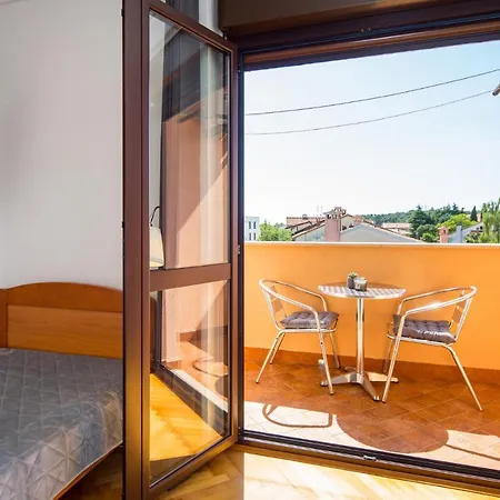 Konukevi Maria 3*